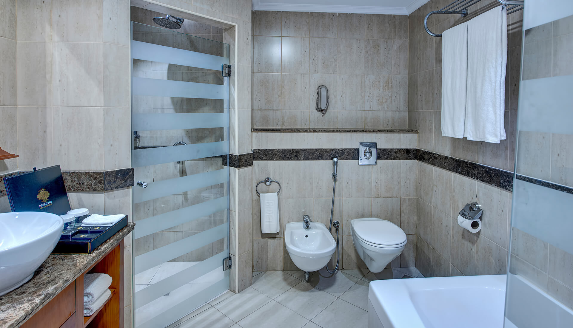 Deluxe-Room-King-6