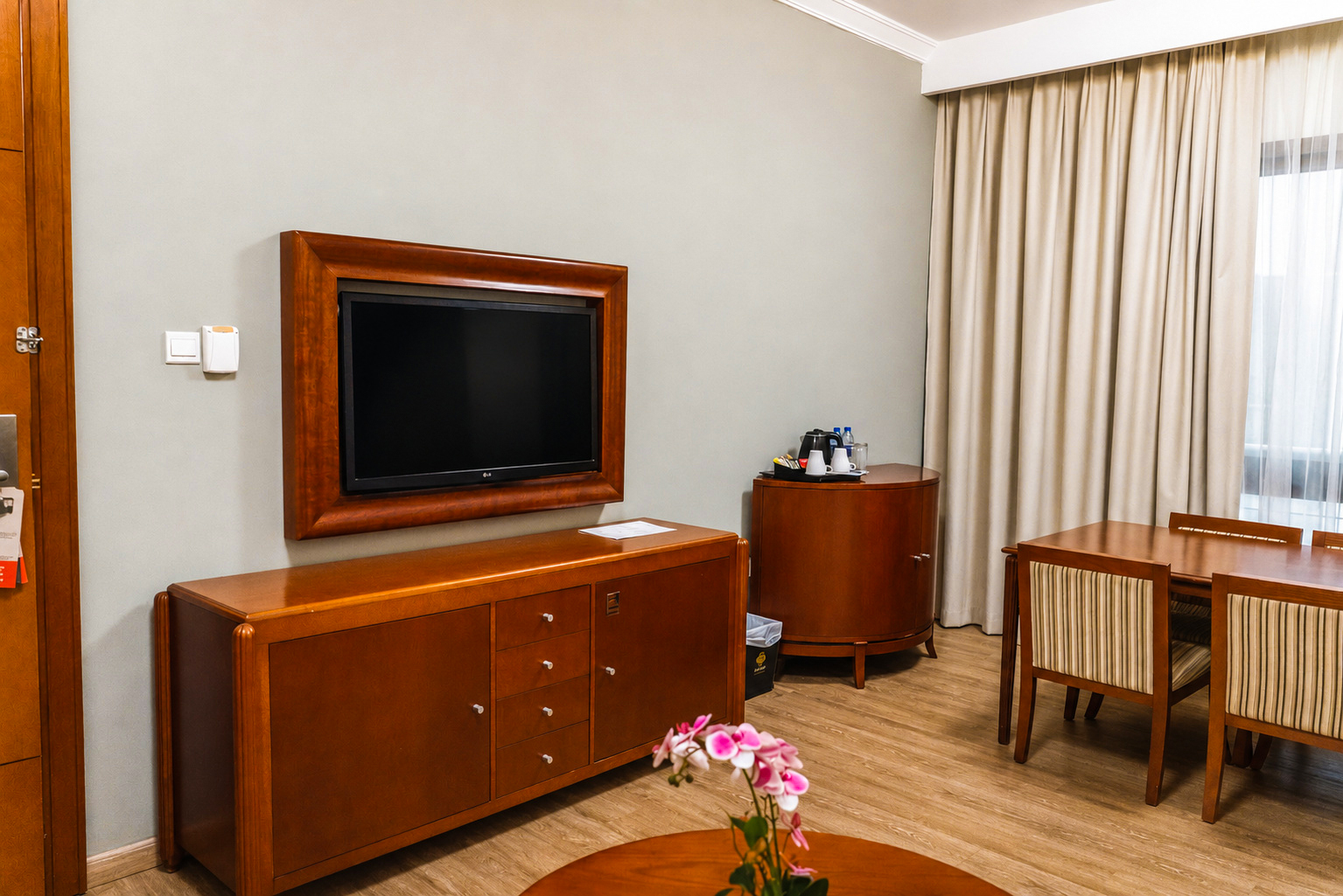Executive King Suite DSC05388